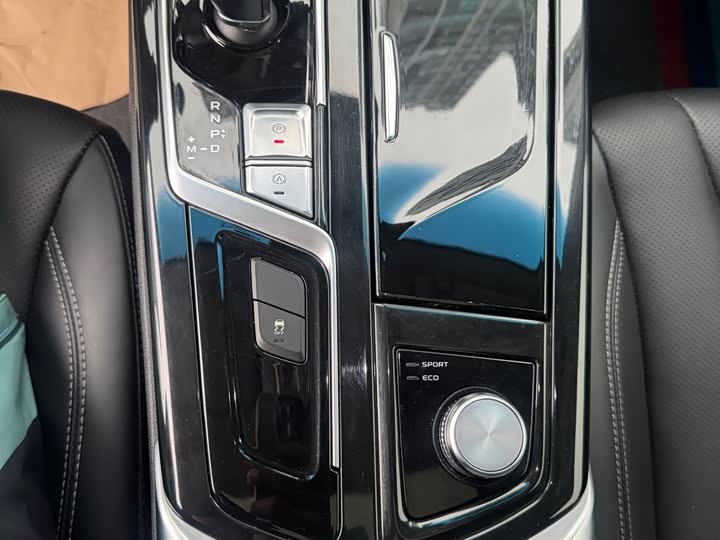 Фото 15 - Geely Emgrand GT