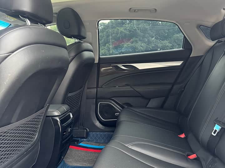 Фото 8 - Geely Emgrand GT