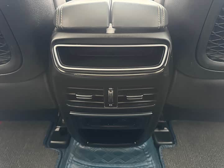 Фото 9 - Geely Emgrand GT