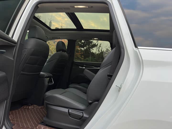 Фото 15 - Maxus G50