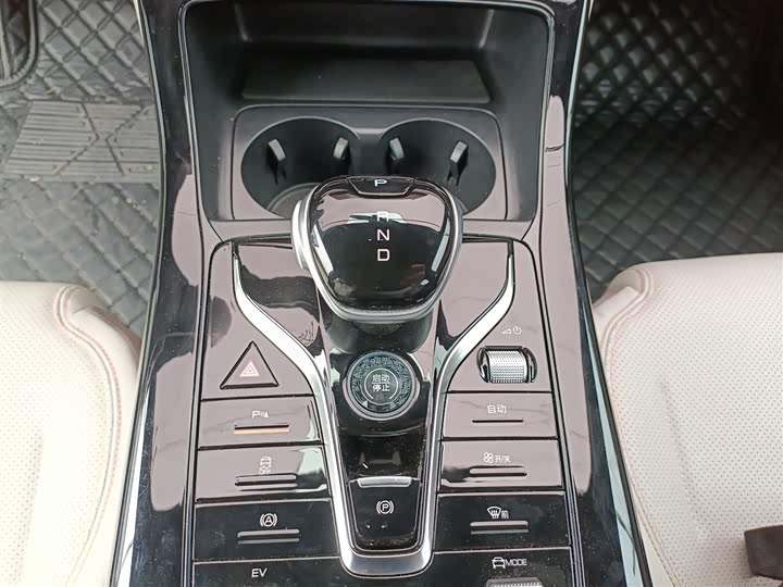 Фото 14 - BYD Qin Plus