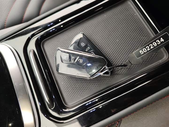 Фото 8 - Volkswagen ID.4 Crozz