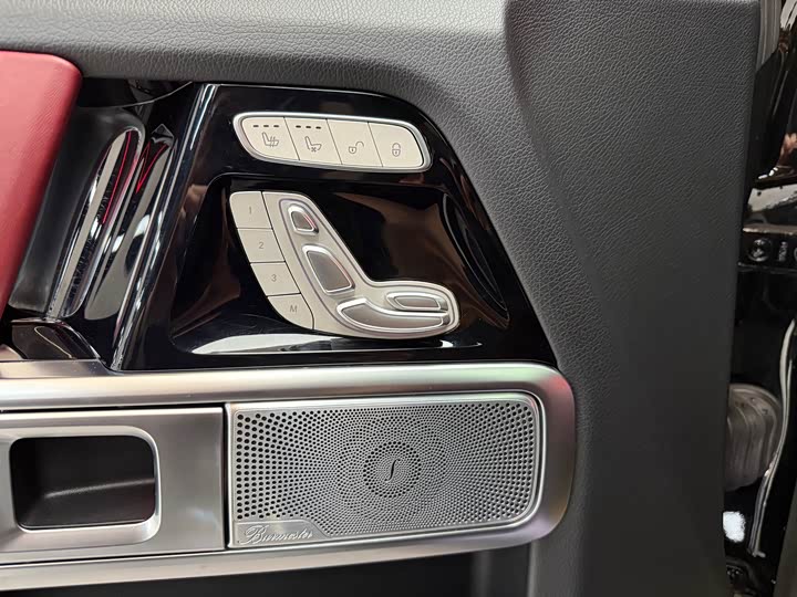 Фото 21 - Mercedes-Benz G-Class AMG