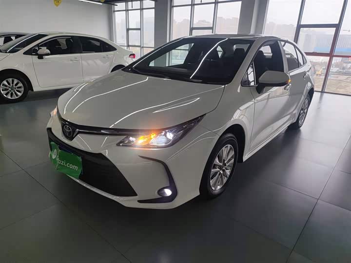 Фото 1 - Toyota Corolla