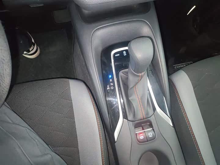 Фото 14 - Toyota Corolla