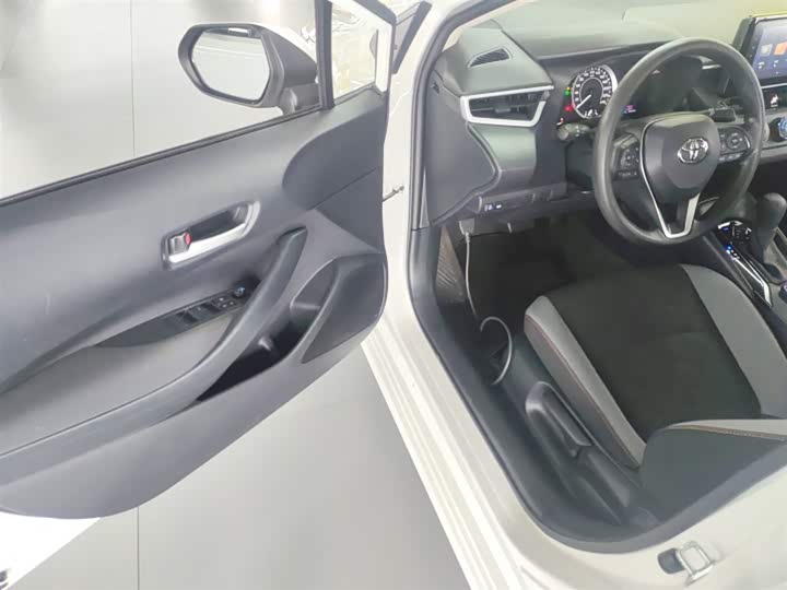 Фото 16 - Toyota Corolla