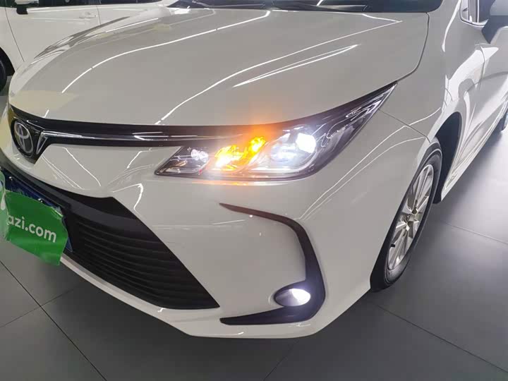 Фото 24 - Toyota Corolla