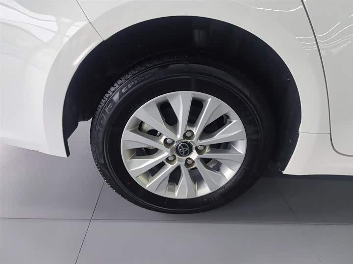 Фото 26 - Toyota Corolla