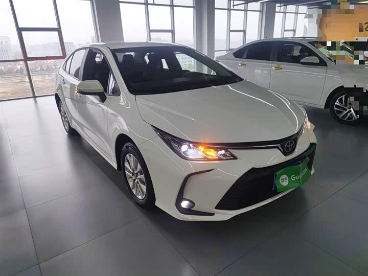 Фото 4 - Toyota Corolla