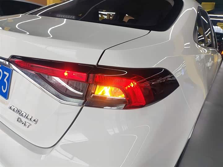 Фото 8 - Toyota Corolla