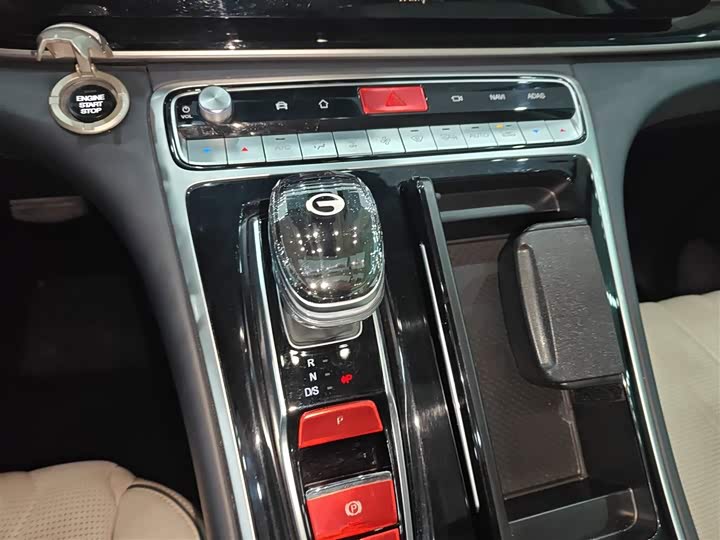 Фото 14 - GAC Trumpchi M8