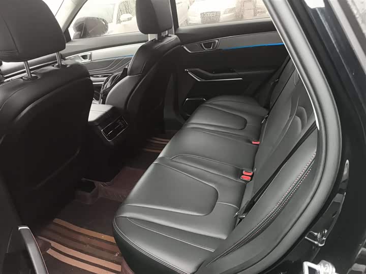 Фото 17 - Bestune T99