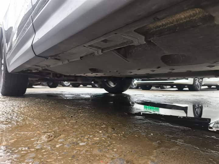 Фото 22 - Bestune T99