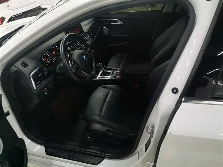 Фото 15 - BMW 1 Series