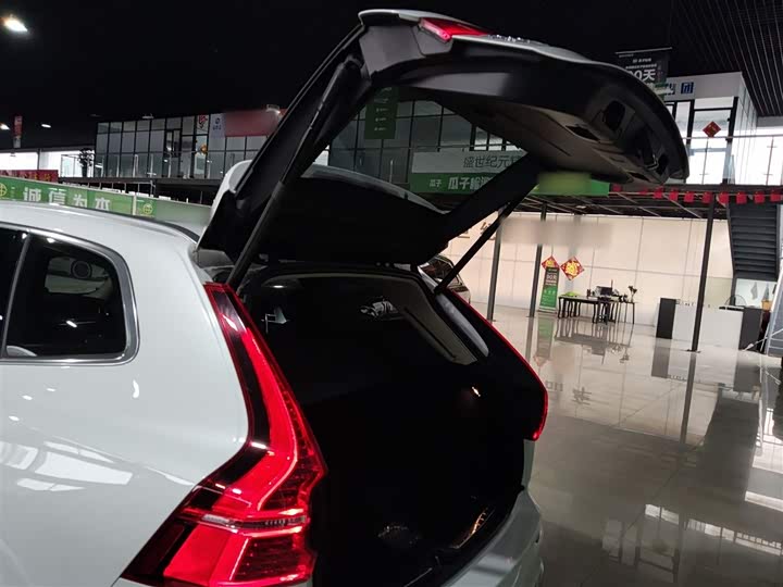 Фото 19 - Volvo XC60