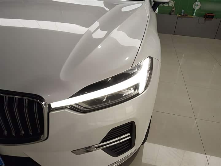 Фото 24 - Volvo XC60