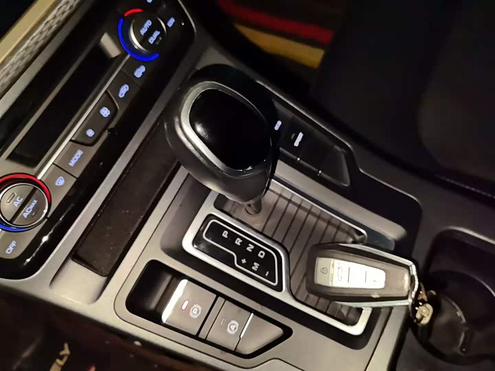 Фото 14 - Geely Emgrand GL