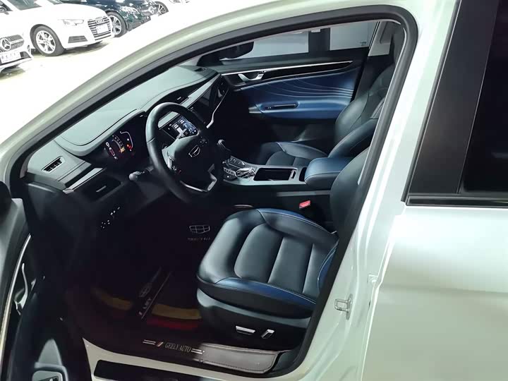 Фото 15 - Geely Emgrand GL