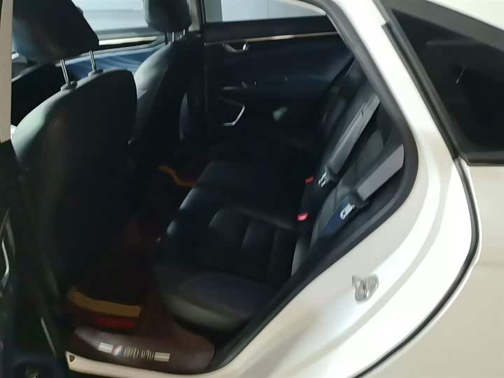 Фото 17 - Geely Emgrand GL