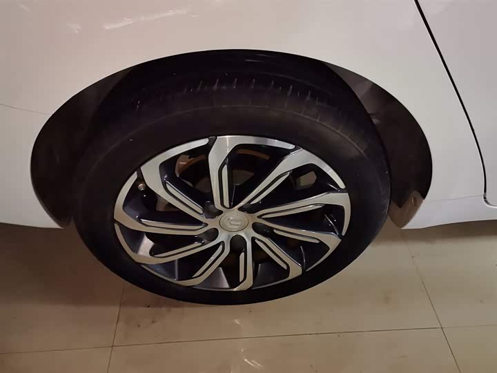 Фото 26 - Geely Emgrand GL