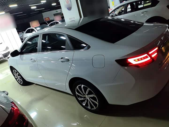 Фото 5 - Geely Emgrand GL