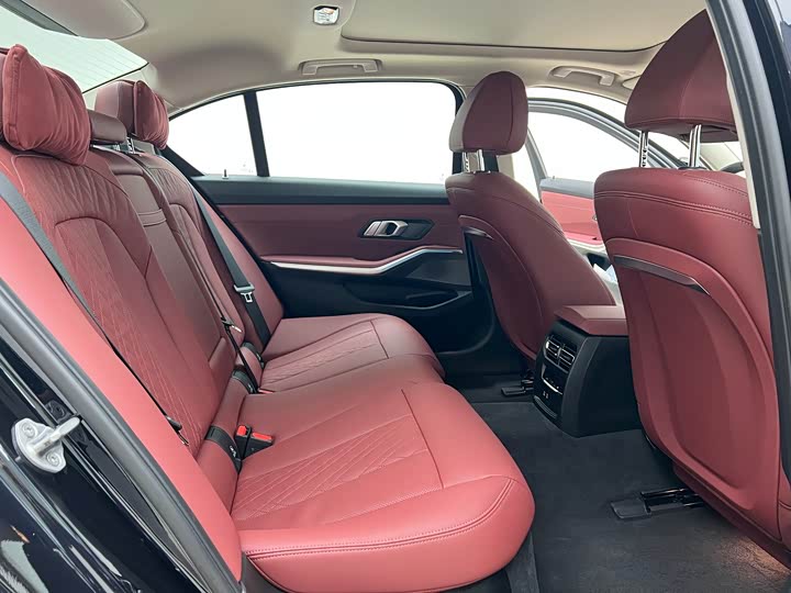 Фото 14 - BMW i3