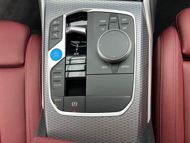 Фото 17 - BMW i3