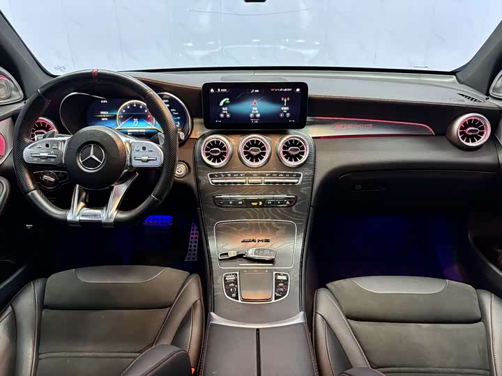 Фото 16 - Mercedes-Benz GLC-Class AMG