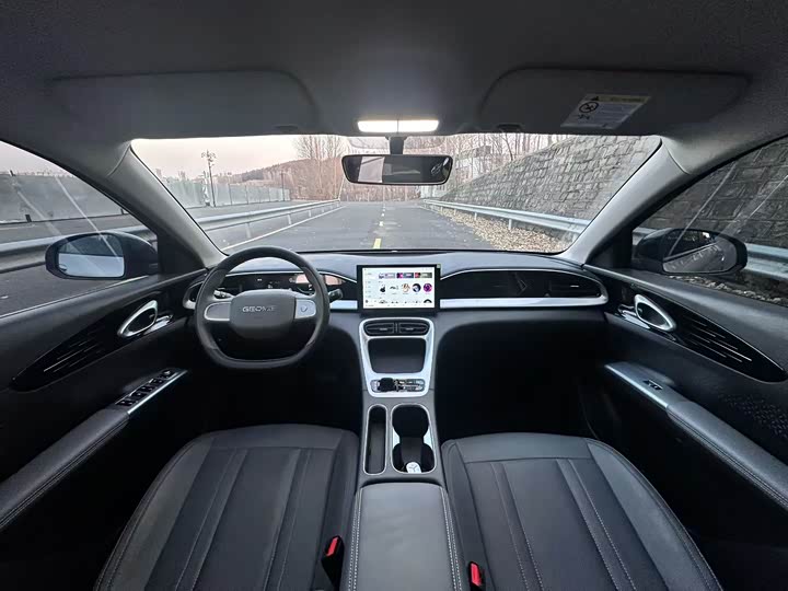 Фото 6 - Geely Galaxy Geome