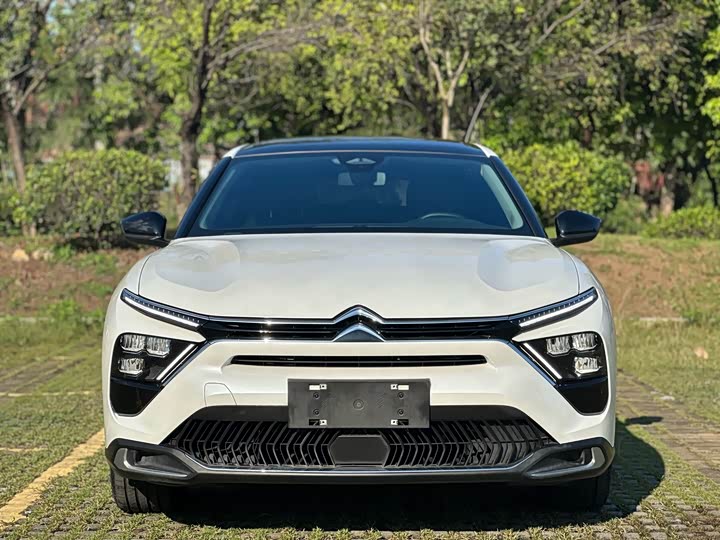 Фото 2 - Citroen C5 X