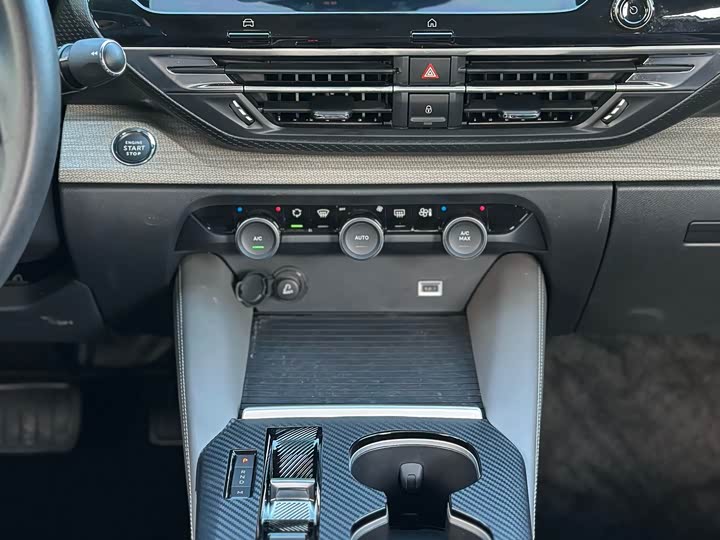 Фото 22 - Citroen C5 X