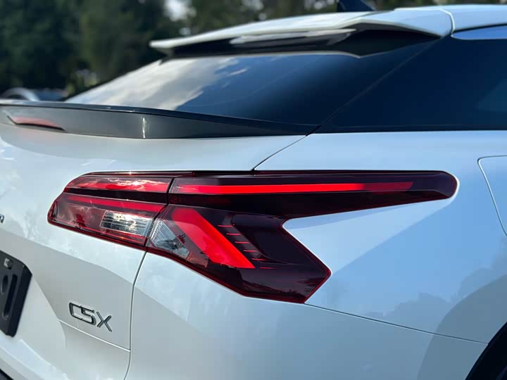 Фото 8 - Citroen C5 X