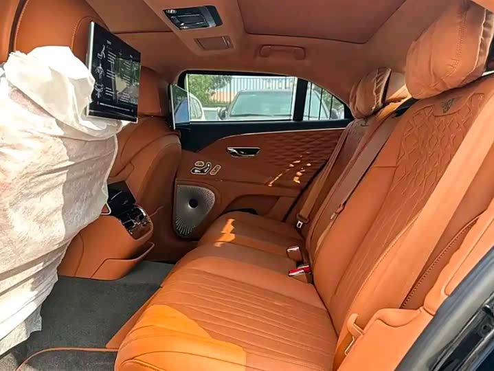 Фото 6 - Bentley Flying Spur