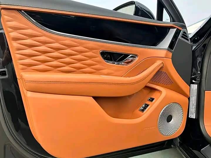 Фото 7 - Bentley Flying Spur