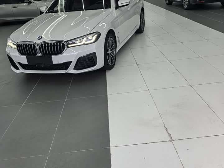 Фото 1 - BMW 5 Series