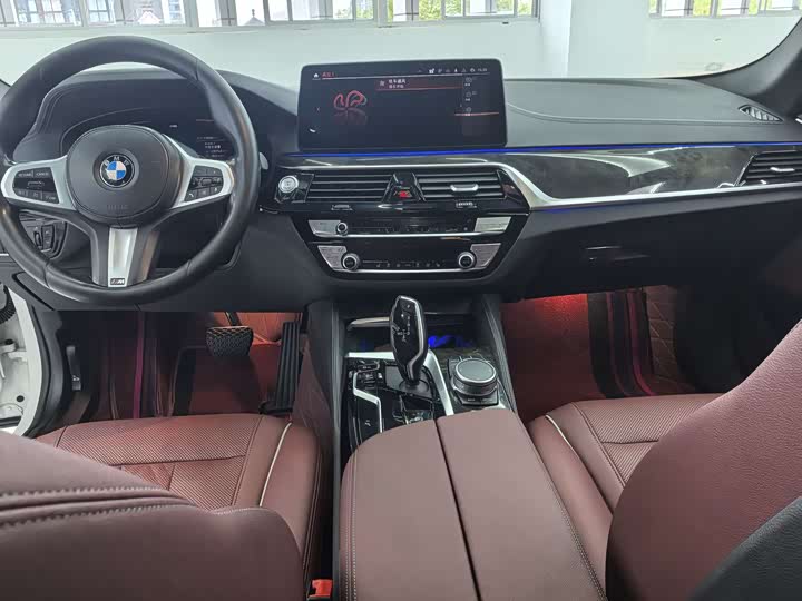 Фото 6 - BMW 5 Series