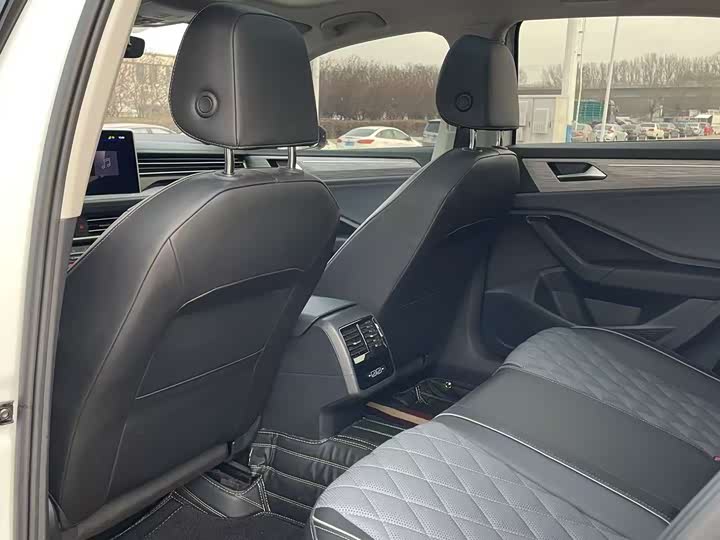 Фото 5 - Volkswagen Sagitar L