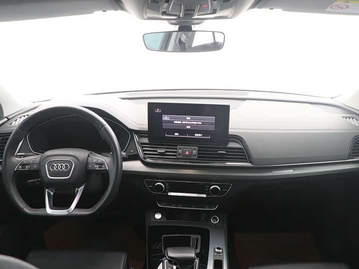 Фото 11 - Audi Q5L