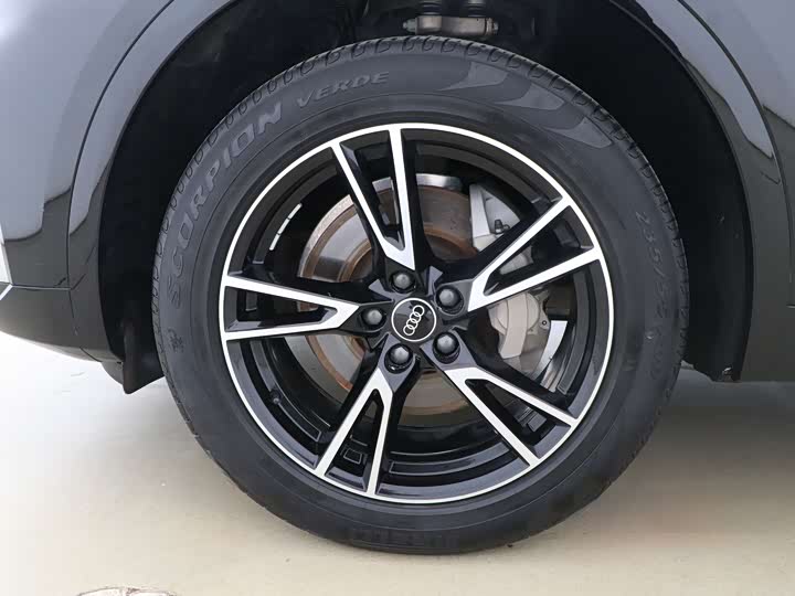 Фото 14 - Audi Q5L