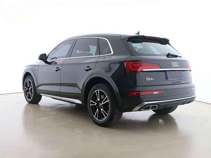 Фото 6 - Audi Q5L