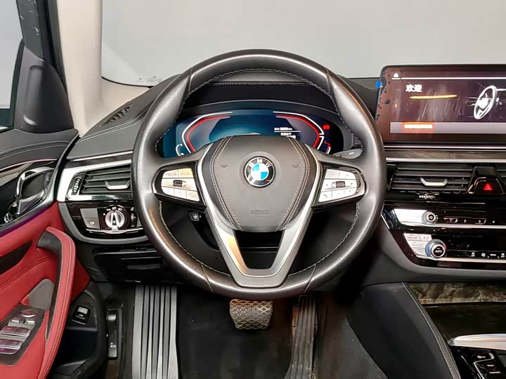 Фото 16 - BMW 5 Series