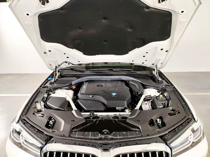 Фото 17 - BMW 5 Series