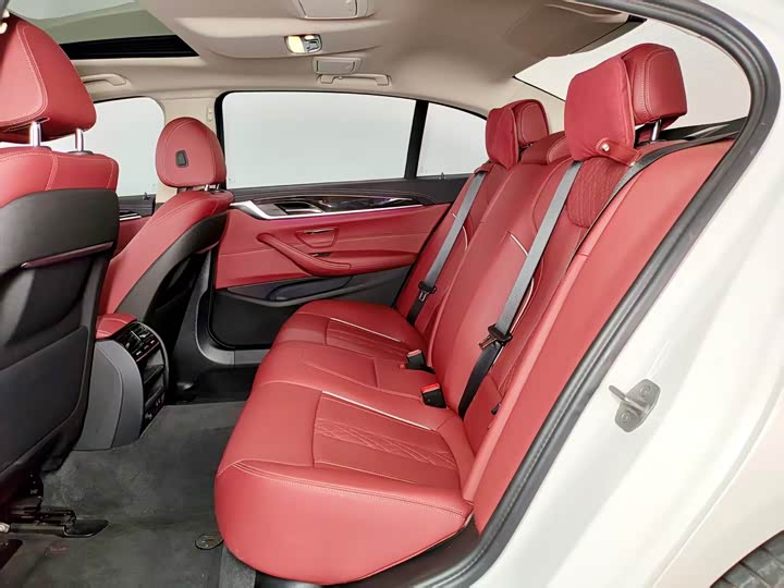 Фото 8 - BMW 5 Series