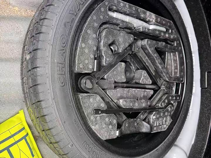 Фото 13 - MG Motor 5 Scorpio