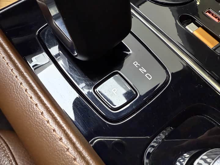 Фото 18 - Volvo XC90