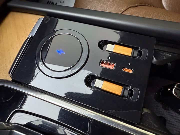 Фото 20 - Volvo XC90