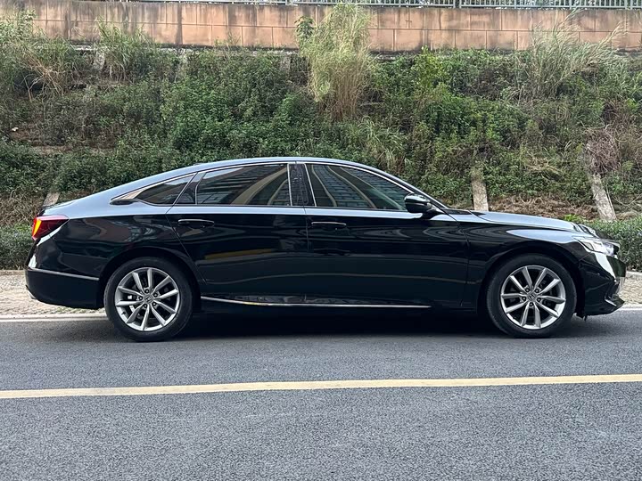 Фото 7 - Honda Accord