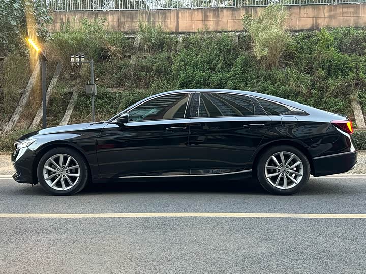 Фото 8 - Honda Accord