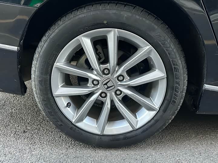 Фото 9 - Honda Accord