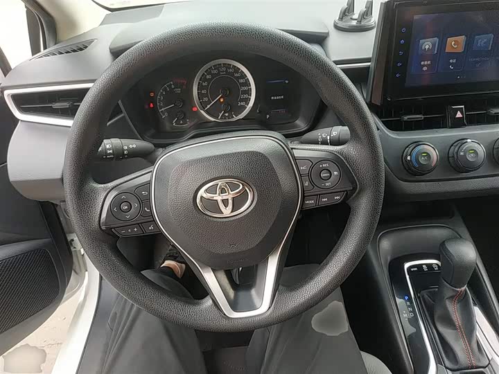 Фото 11 - Toyota Corolla